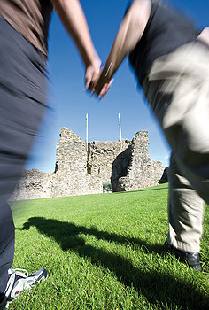 CRICCIETH couple walking.jpg